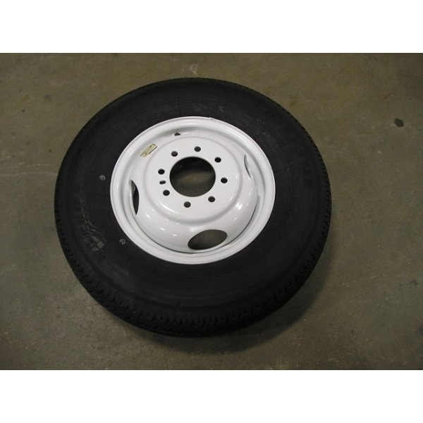ST235/80R16 tyre with 16